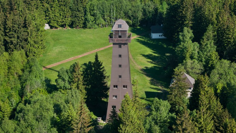 Lookout on the Jauerling, © Markus Haslinger Viewpoint on the Jauerling surrounded by forest and meadows.
