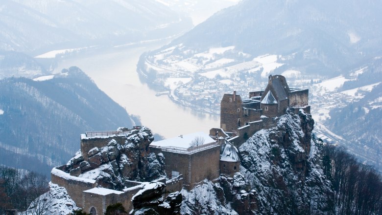 Ruine Aggstein im Winter, &copy; Lachlan Blair