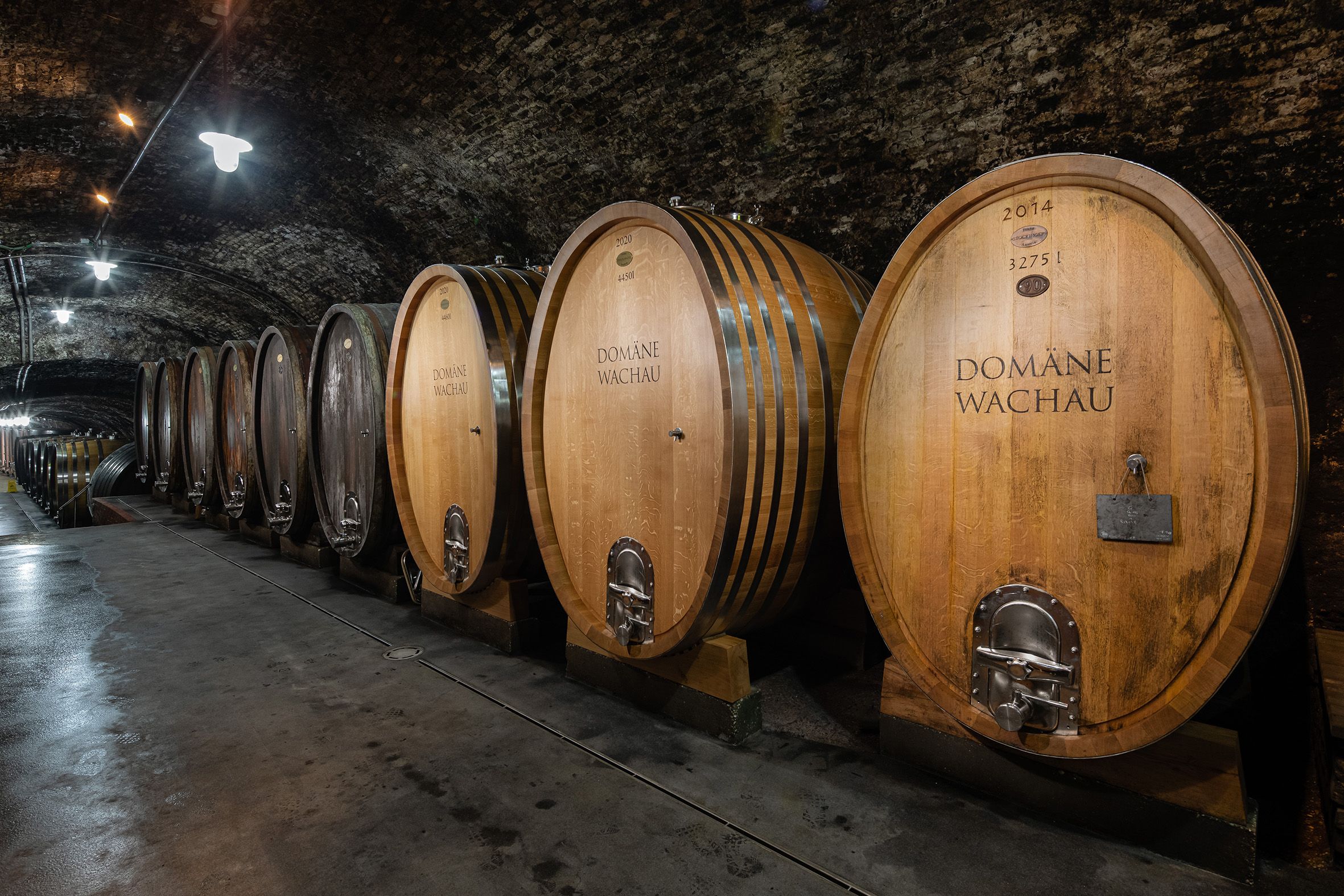Holzfässer Lagerung in der Domäne Wachau